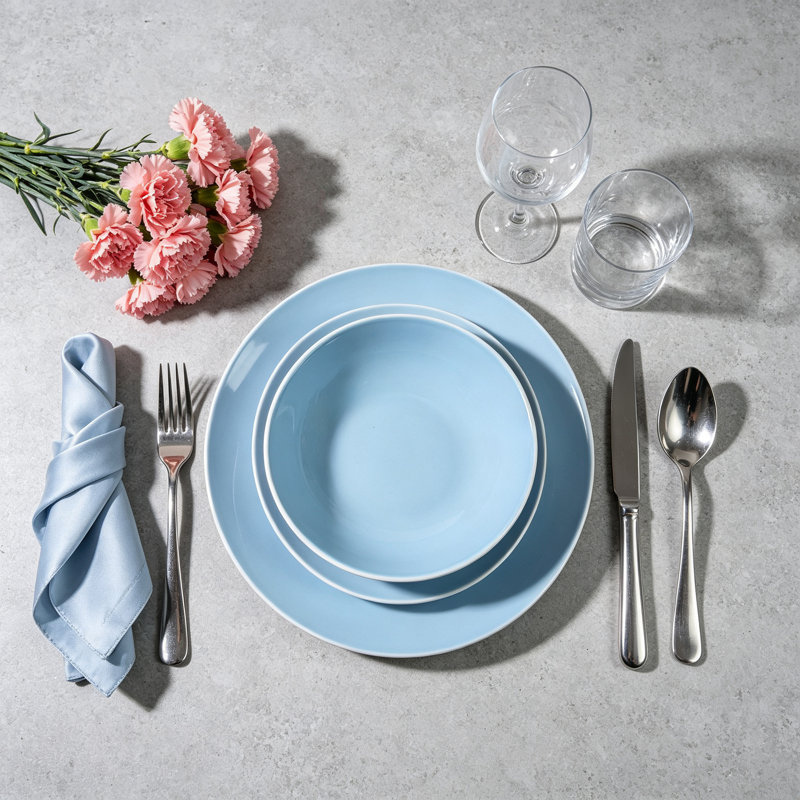 Service de table 12 pièces en grès HomeVSS, forme coupe, extérieur blanc et intérieur émaillé brillant, pour 4 personnes.