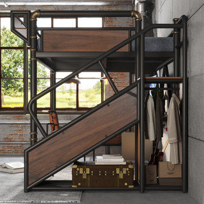 Grand lit mezzanine en métal industriel avec bureau intégré et prise de courant, bande à DEL, cadre de lit mezzanine en métal avec paniers de rangement en panneau perforé et en filet, escalier de rangement avec garde-robe, noir