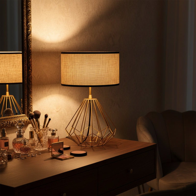 Lampe de table Valerius, Or brossé, Beige clair