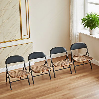 Ensemble de 4 chaises en rotin