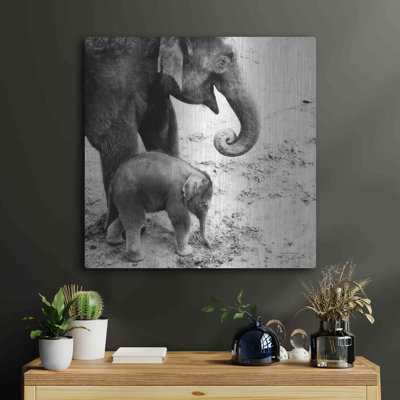 Latitude Run® «Mother and Daughter» par Debra Van Swearingen, art mural en métal