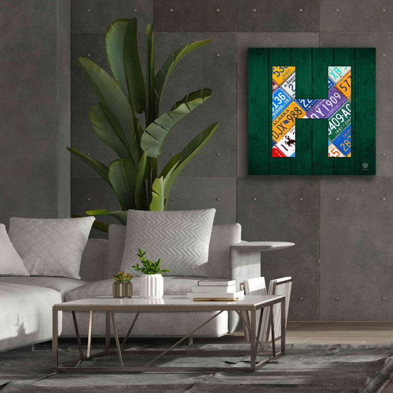 «H» par Design Turnpike, H 37 po x l 37 po x P 1,5 po
