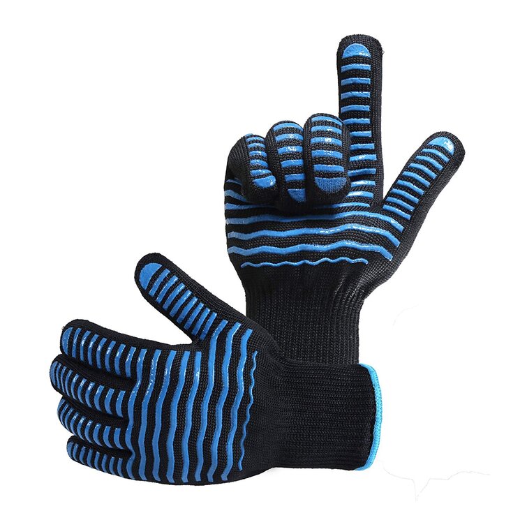 https://assets.wfcdn.com/im/01962393/resize-h755-w755%5Ecompr-r85/7789/77892427/Myfuncorp+Striped+Silicone+Oven+Glove+Set.jpg