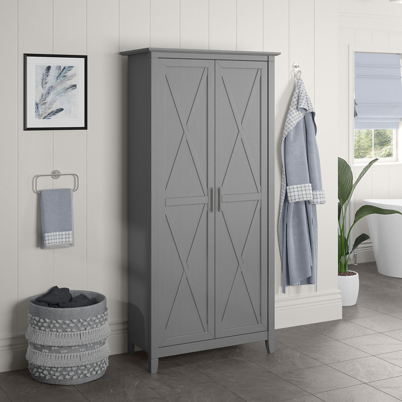 Armoire de salle de bain autoportante Huckins, Gris Cape Cod