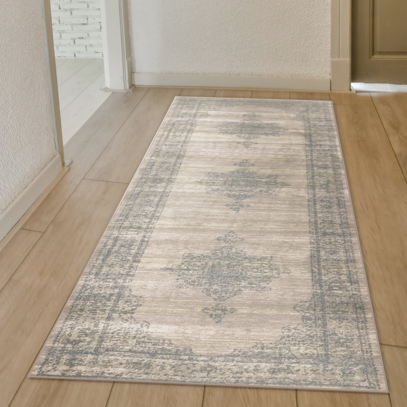 Benson Oriental Indoor Rug, Runner 2'2" x 7'7"