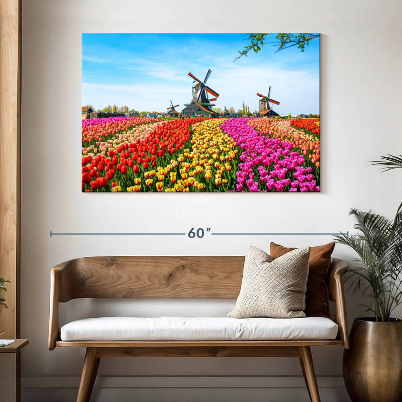 Harnek Windmills Beyond Tulips, H 32 po x l 48 po