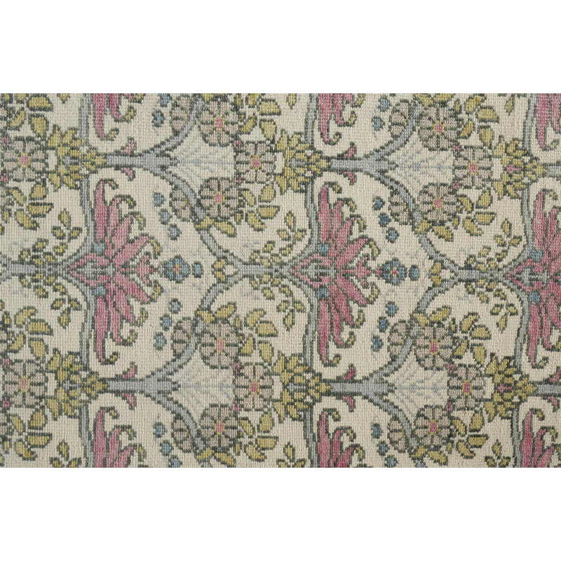 Beall Wool Floral Area Rug in Ivory, Rectangle 5'6" x 8'6"