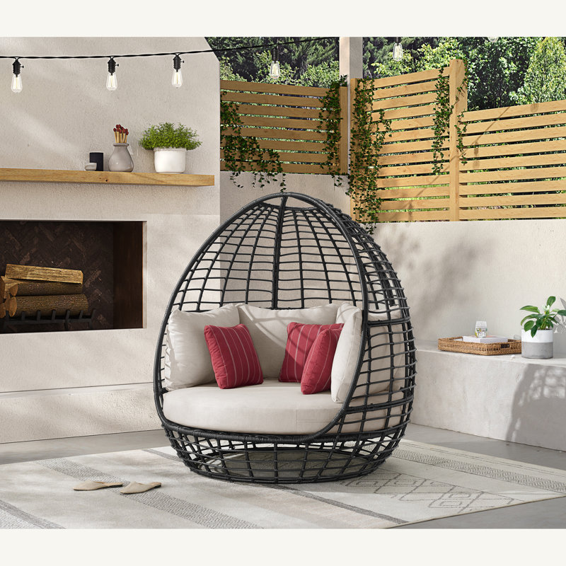 Fauteuil œuf simple Sherrod - gris foncé et beige oléfine avec 3 coussins