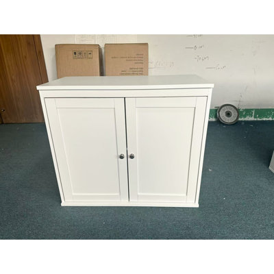 Armoire de rangement blanche pour la cuisine, la chambre à coucher ou le vestibule, conception à deux portes avec un intérieur spacieux et des tablettes réglables, une armoire, une chambre d'étude, des portes et des tablettes