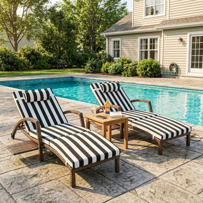 Chaise longue d'extérieur en osier pour patio, coussin inclus (ensemble de 2)