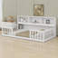 Cadre de lit minimaliste avec tablettes de rangement et garde-corps-811294578