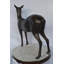 Biche - statue de bébé cerf en bronze - Taille: L 30 po x l 8 po x H 30 po.