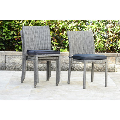 Chaise d'appoint de patio en osier Alyisa