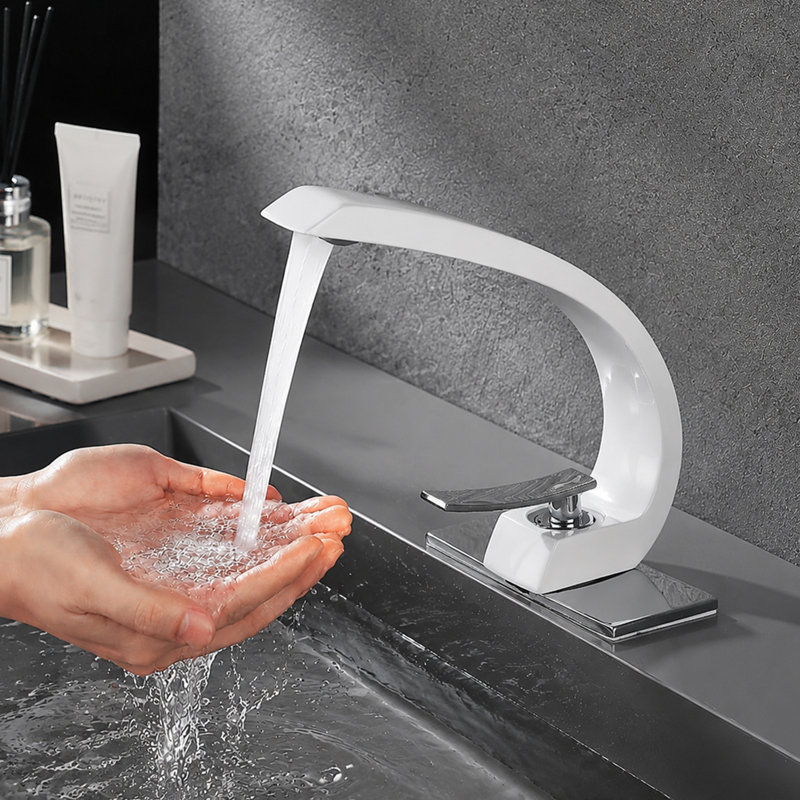 Single-Hole Single-Handle Bathroom Faucet