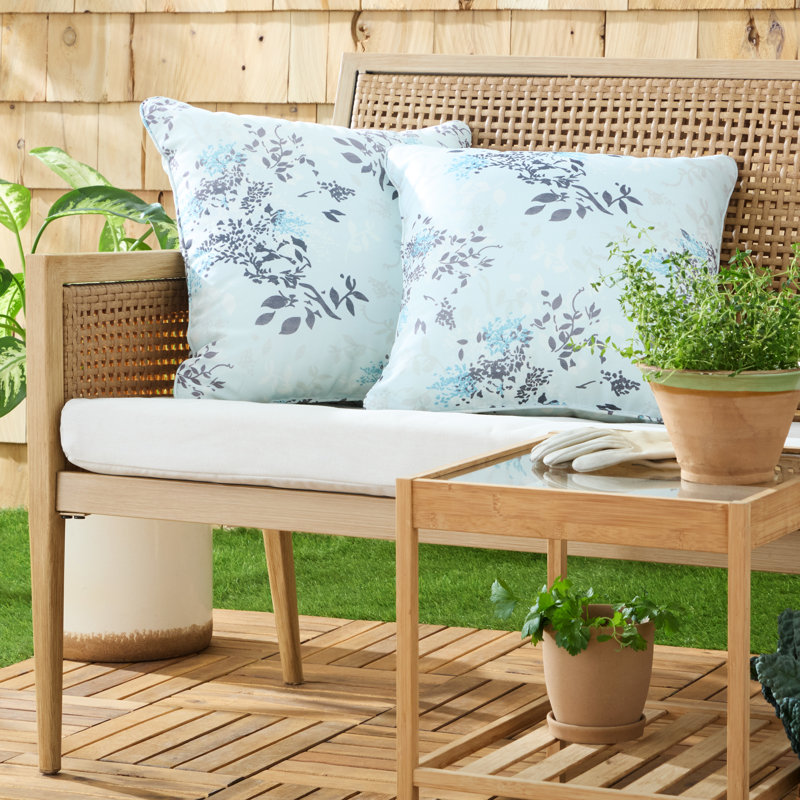 Ensemble de 2 coussins décoratifs d'extérieur MARTHA STEWART, 18 po, Carrée, Bleu aqua, H 18 po x l 18 po