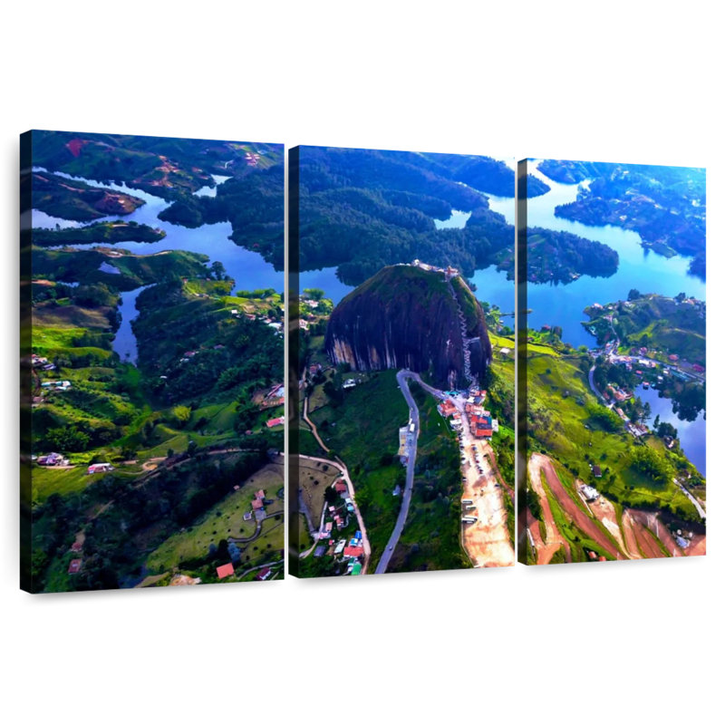Rocher de Guatape, H 20 po x l 33 po