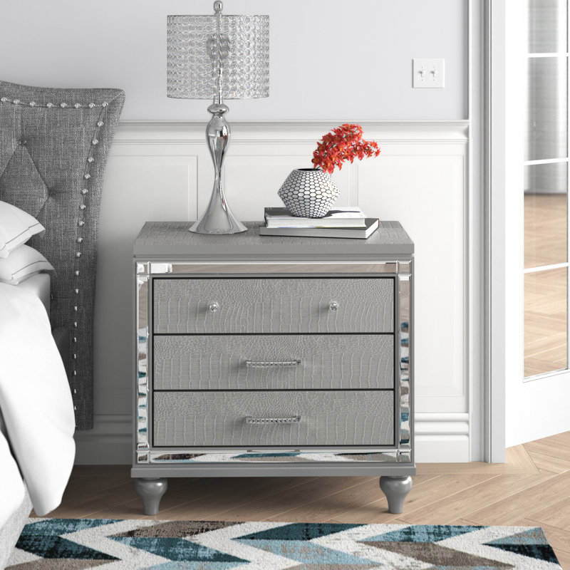 Sherley Nightstand, Silver