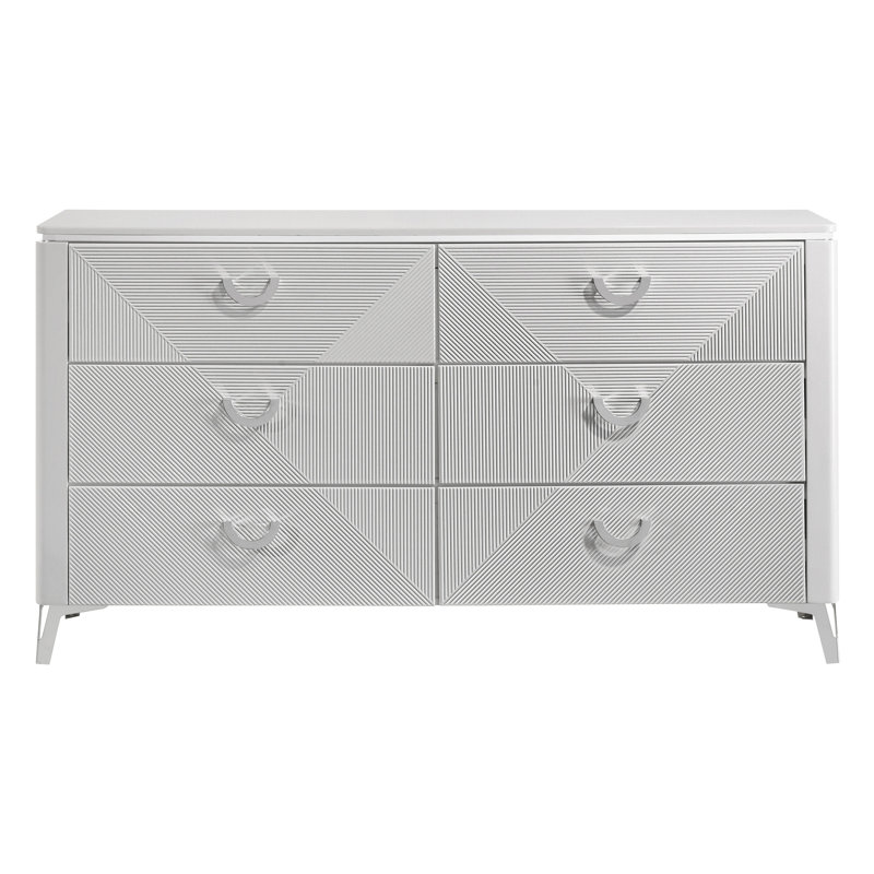 Ensemble de chambre à coucher 3 pièces Marisol Eastern King avec tête de lit à DEL, fini blanc lustré, commode et table de chevet inclus