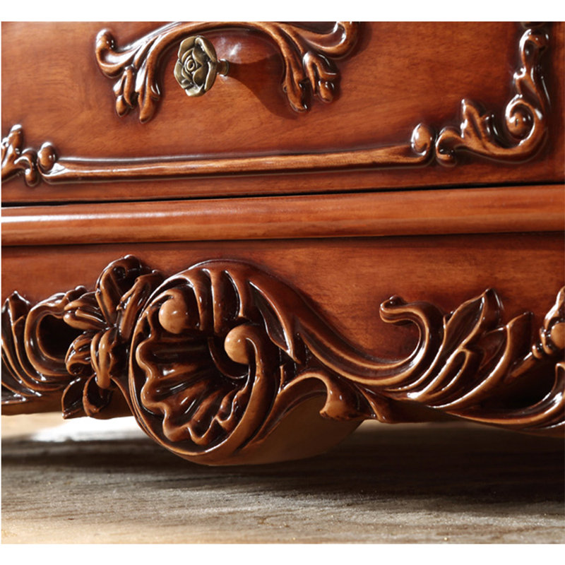 Table basse de style européen en bois massif sculpté