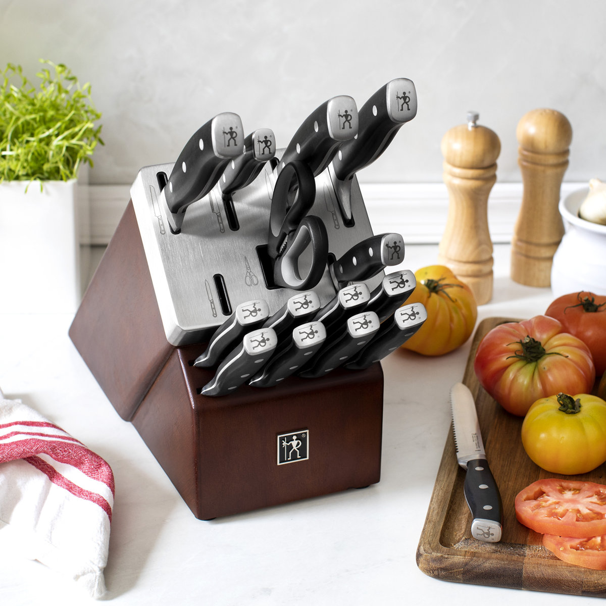 HENCKELS Forged Accent 16-Piece Self-Sharpening Knife Block Set ...