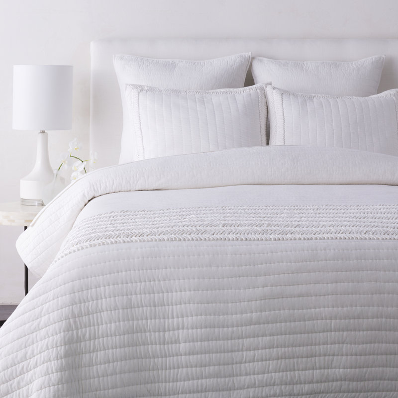 Cotton Blend Quilt, King/ Cal. King Quilt + 2 Shams