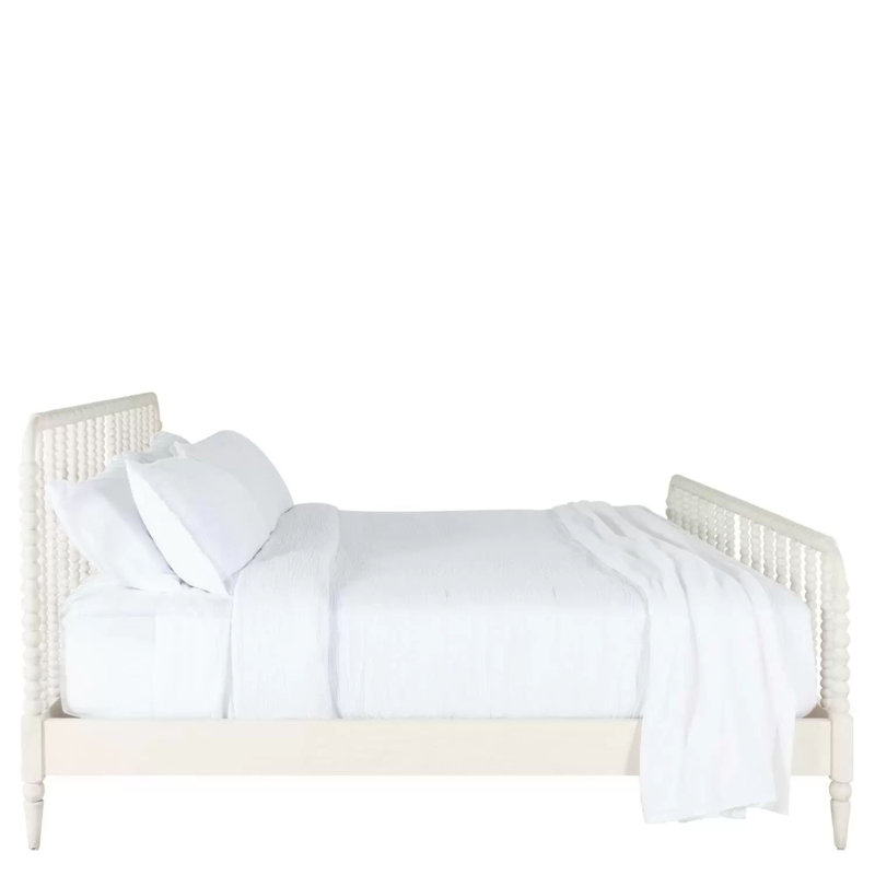 Jennifer Bed, Queen