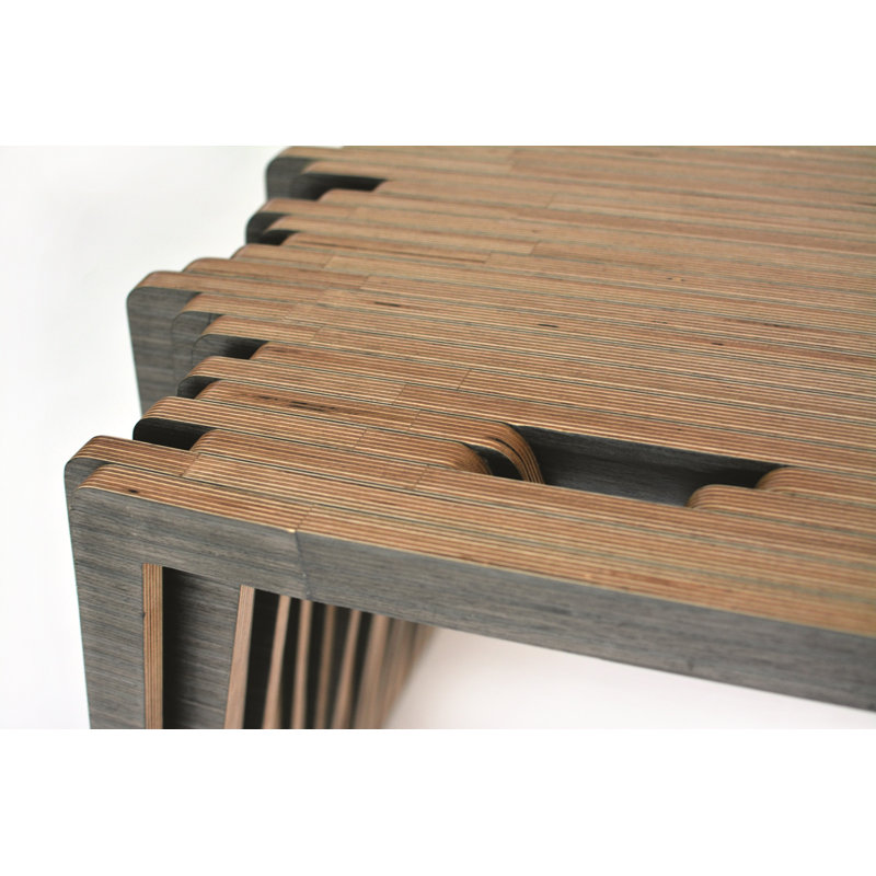 Pirwi Writing Desk