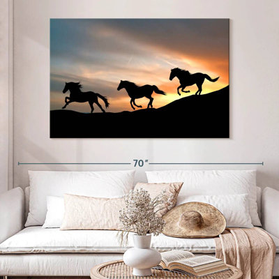 Chevaux sauvages au galop
