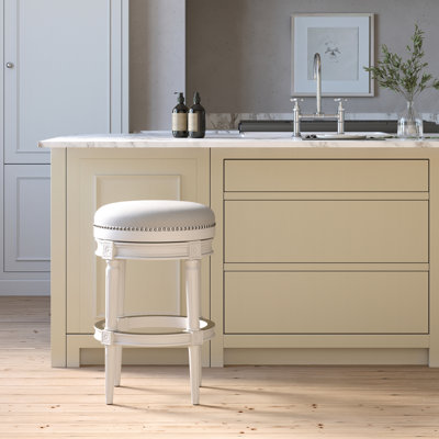 Tabouret pivotant en bois 31 po sans dossier 31 po avec siège pivotant à 360 °, comptoir personnalisable de 26 po, garniture cloutée appliquée à la main, repose-pieds en métal, blanc, gris, adapté aux îlots de cuisine et aux bars à domicile