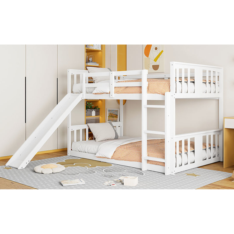 Lit simple au-dessus d'un lit superposé avec glissade et bois massif - Blanc pour une chambre à coucher confortable