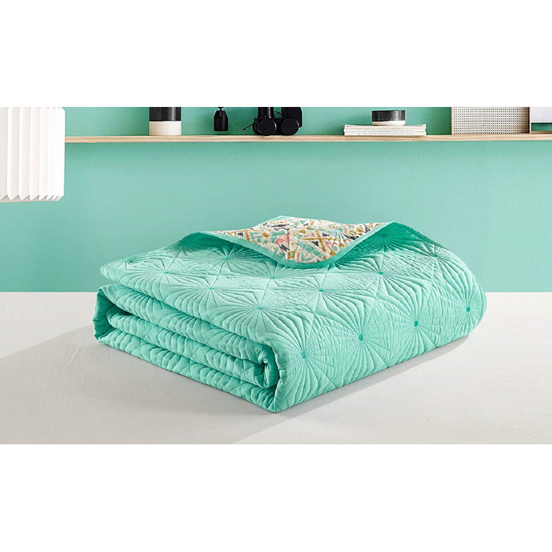 Castro Reversible Mint/Cream Geometric Fabric Quilt Set, Twin