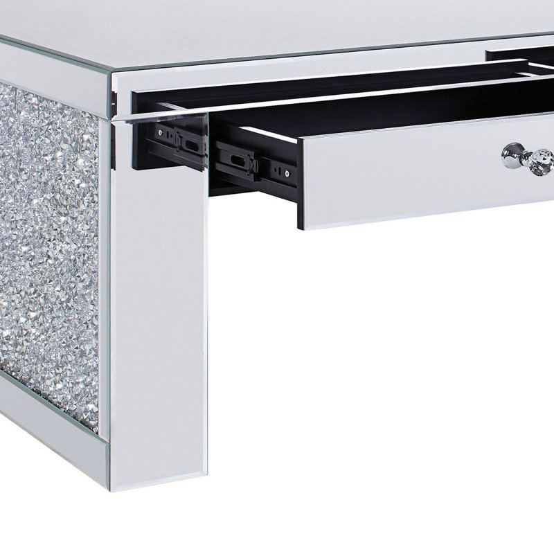 Table basse, miroir et faux diamants