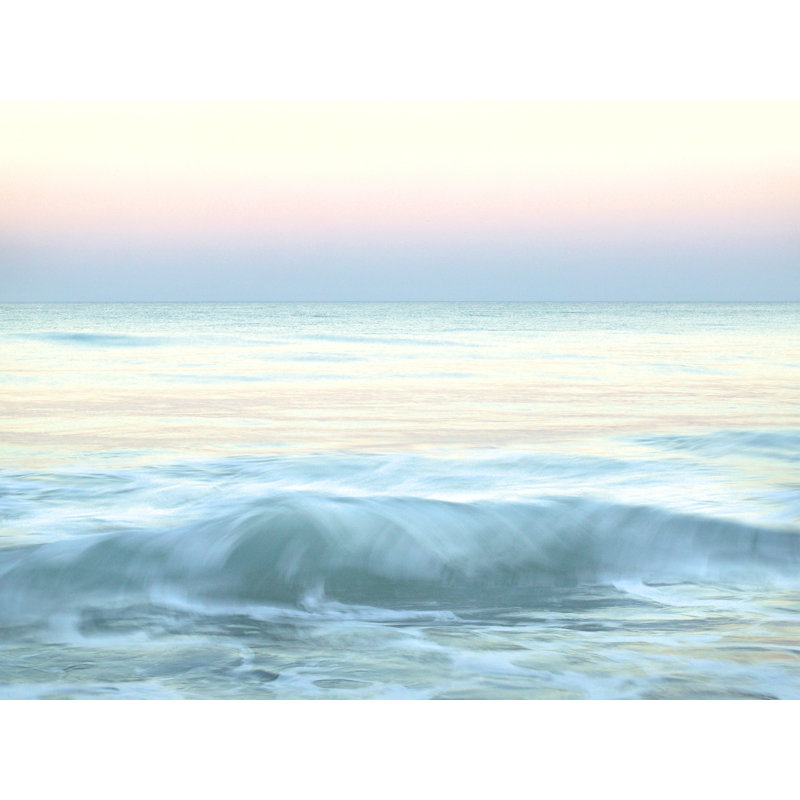 Breaking Waves at Twilight par Bruce Heinemann - impression, H 25 po x l 33 po, Toile avec cadre noir