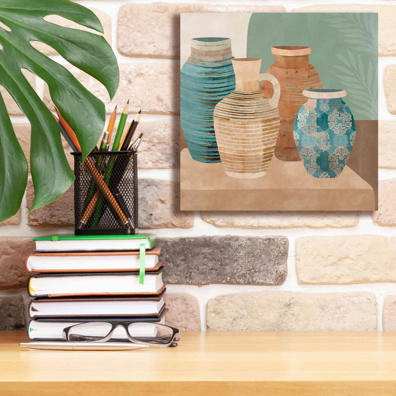 «Earthenware Pots I» par Flora Kouta, impression sur toile giclée sur toile, H 12 po x l 12 po x P 0,75 po