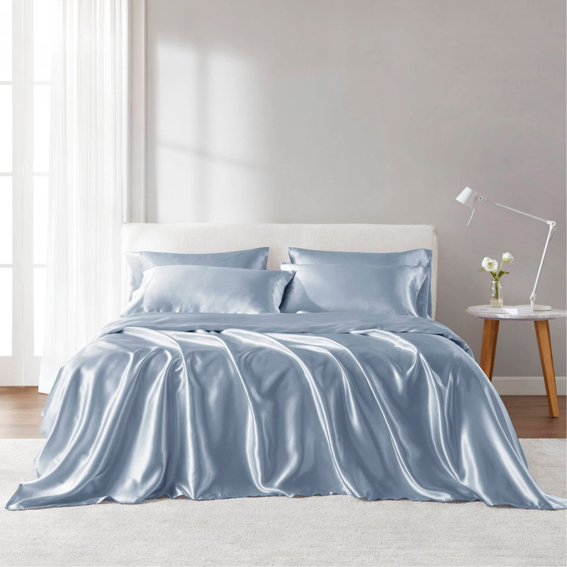 Ensemble de draps en satin grand luxe luxueux en bleu, infroissable et soyeux pour un sommeil confortable, Bleu