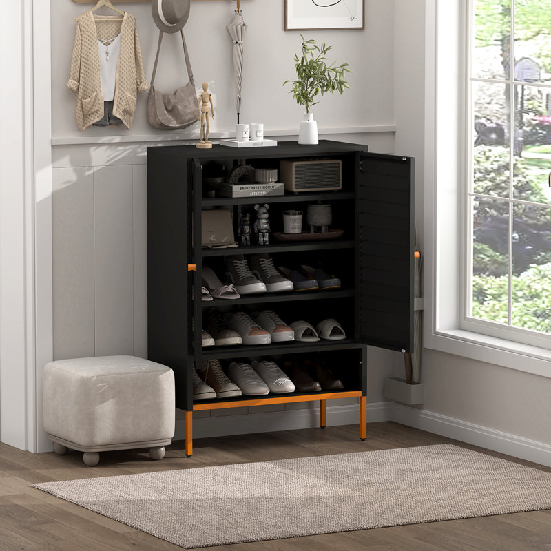 Range-chaussures autoportant en métal noir avec une structure surélevée de 15 cm, 3 à 4 tablettes et un pied surélevé de 5,9 pouces pour un nettoyage facile