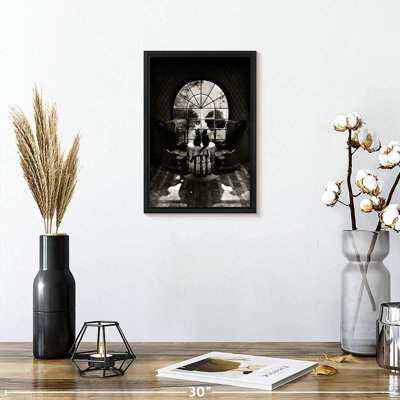 Room Skull BW
