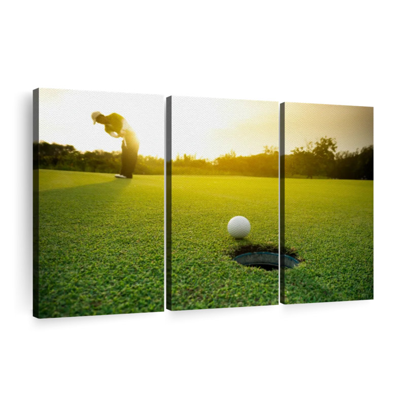«Golf Ball Strike», 3 pièces sur toile, H 28 po x l 45 po x P 1,25 po