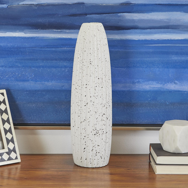 Vase de table en céramique blanche