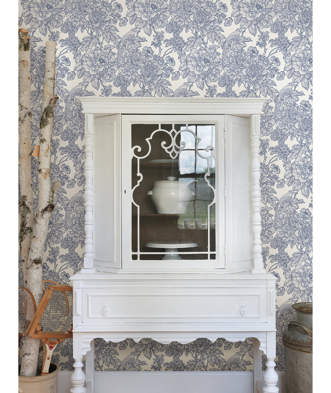 Vincie Peel & Stick Floral Wallpaper, Blue