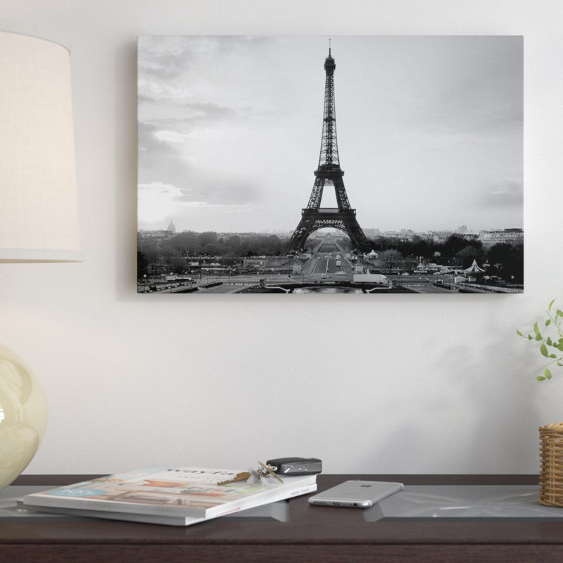 La Tour Eiffel par PhtoINC Studio, reproduction de photo sur toile tendue, H 12 po x l 18 po x P 1,5 po, Toile tendue