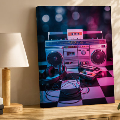 Toile, une scène nostalgique mettant en vedette une boîte aux lettres rétro bien visible au centre, entourée de cassettes
