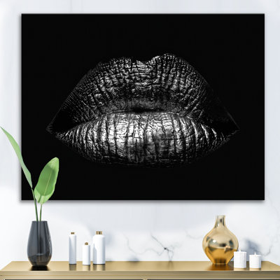 " Sexy Golden Metallized Female Lips I "