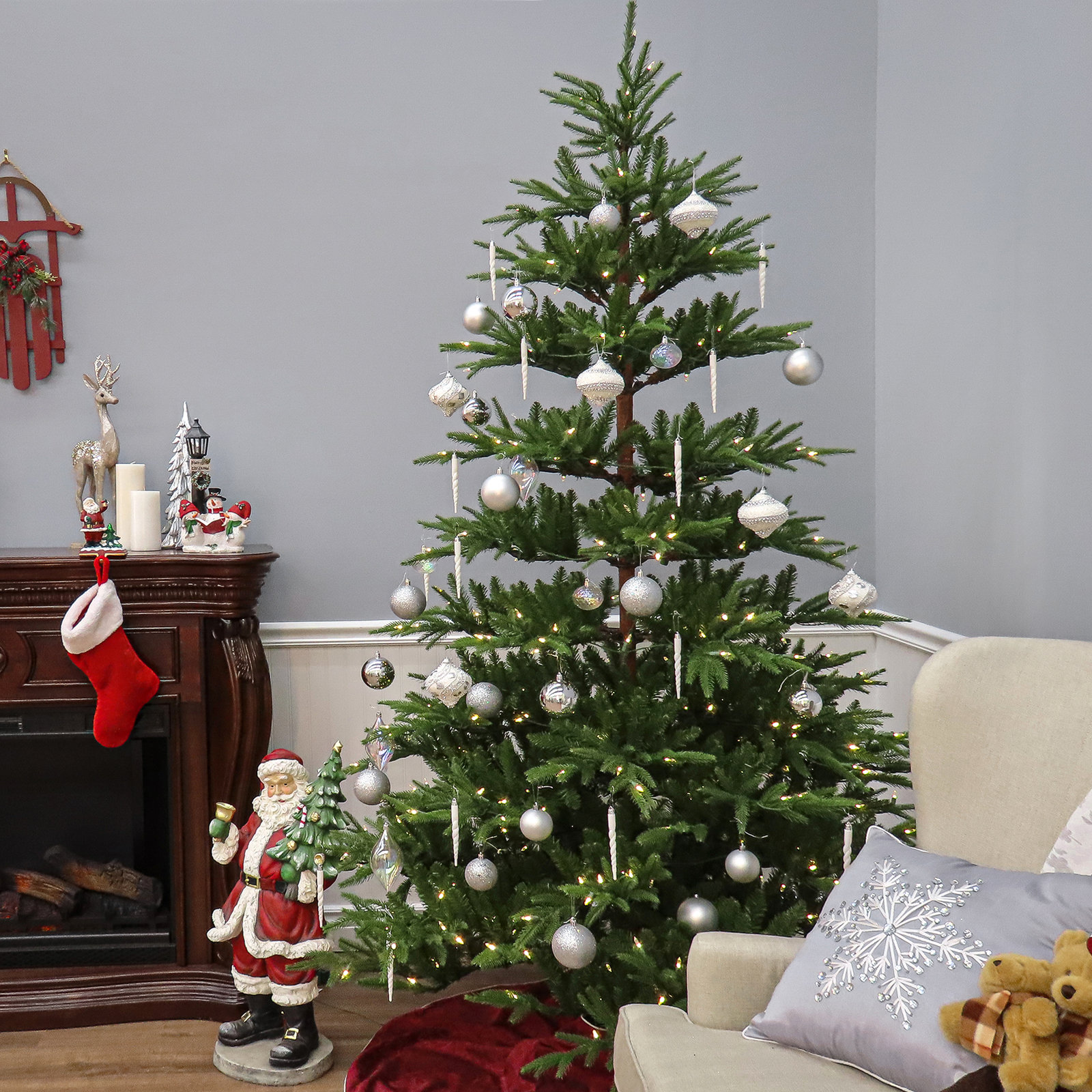7.5' Pre-Lit Fir Tree