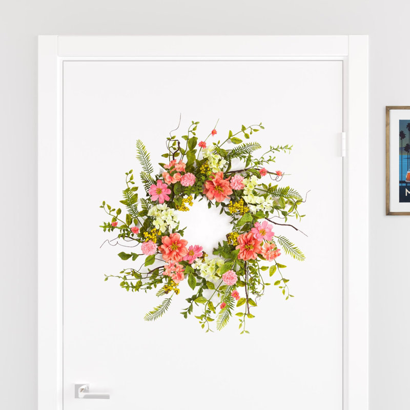 Couronne artificielle 27 po avec baies printanières roses et vertes