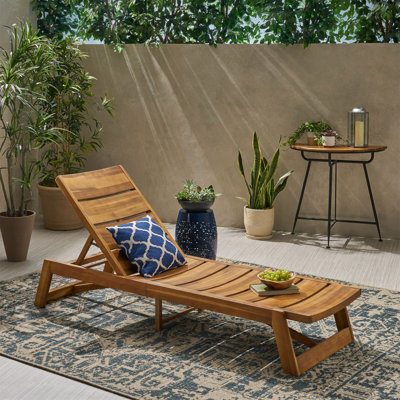MAKI CHAISE LOUNGE