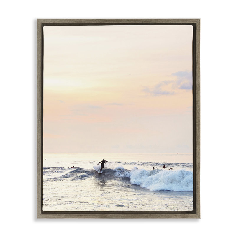 «Sunset Surfer Landscape», art mural sur toile flottante par Sissi et Seb, Cadre flottant orme Montalcino, H 21 po x l 17 po