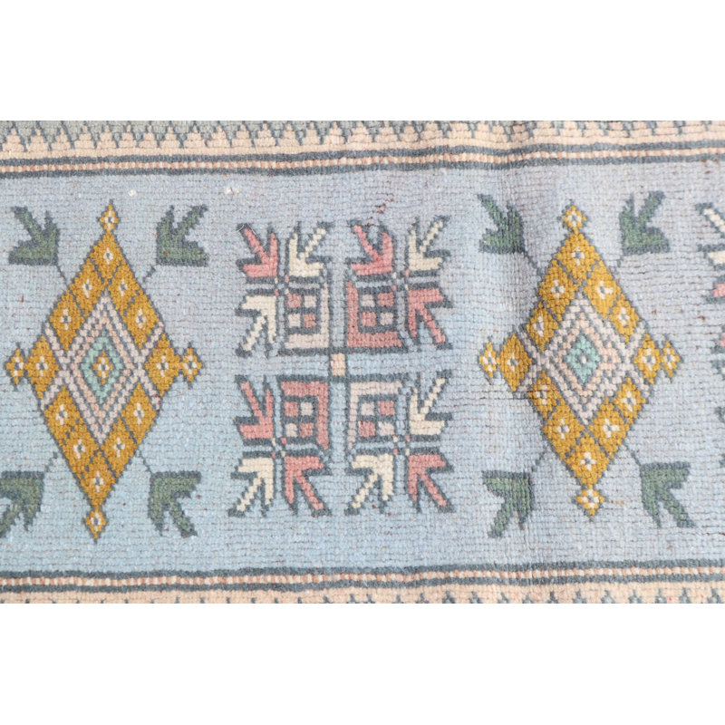 Tapis turc authentique avec des motifs pastel pour un décor de plancher rétro coloré dans des espaces intérieurs élégants