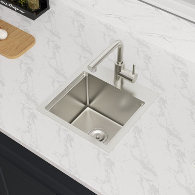 Évier de cuisine carré 15 po x l 15 po à cuve carrée encastrable en acier inoxydable avec robinet coulissant