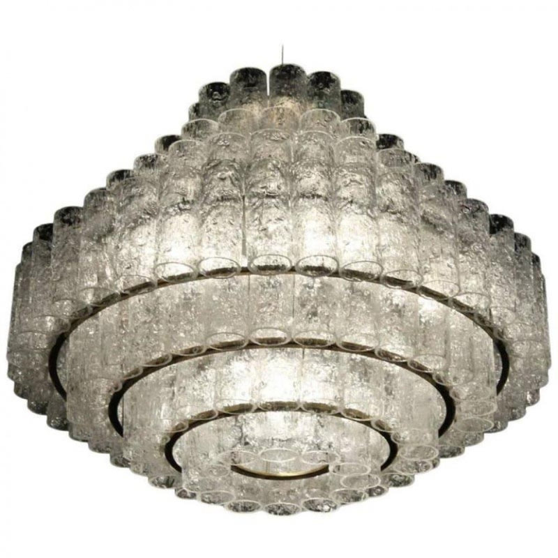 Lustre à niveaux, Verre texturé transparent, 28" Diameter x 21" Height, Laiton